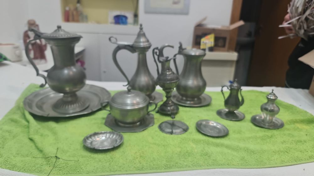 Conjunto de chá/ café  com  10 peças em Estanho