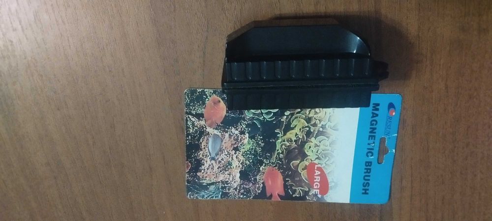 Магнитный аквариумный скребок.