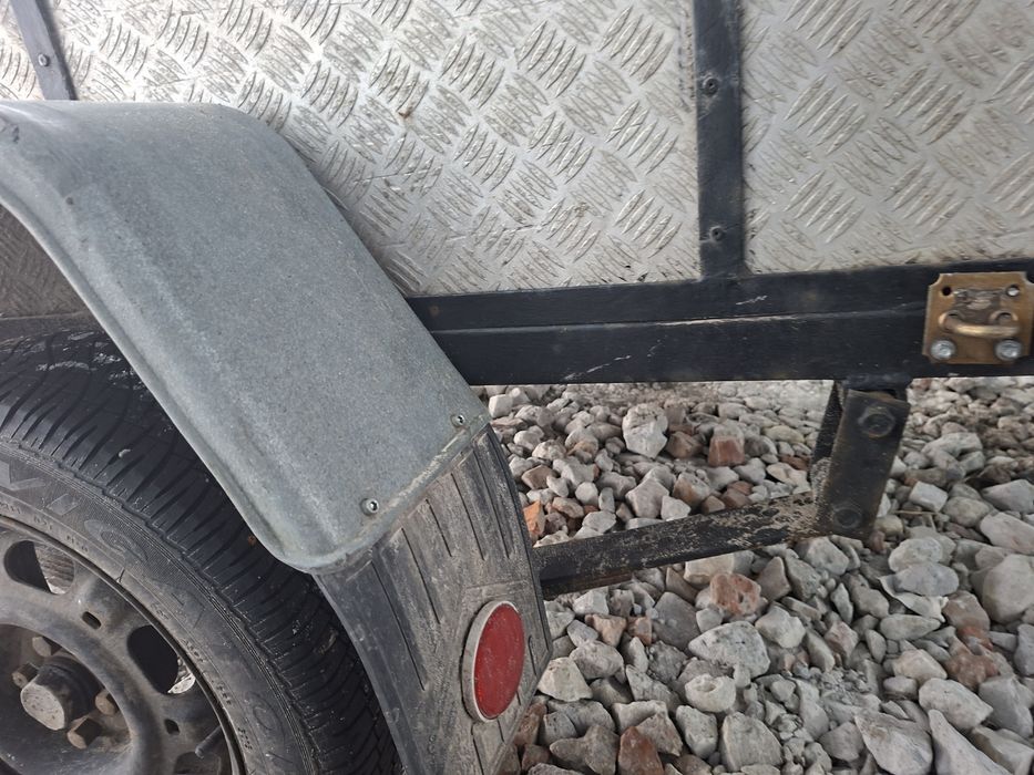 Przyczepka samochodowa