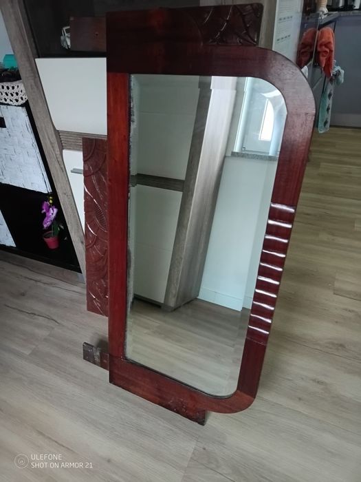 Móvel com espelho - 190 €