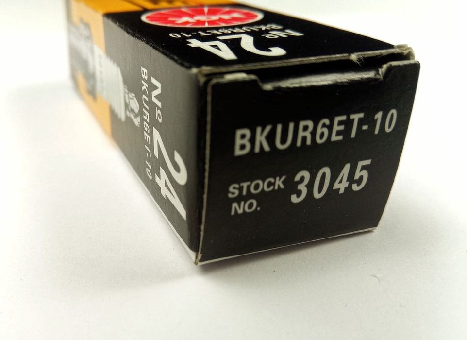 Свічки запалення NGK V-Line 24/3045 (BKUR6ET-10)