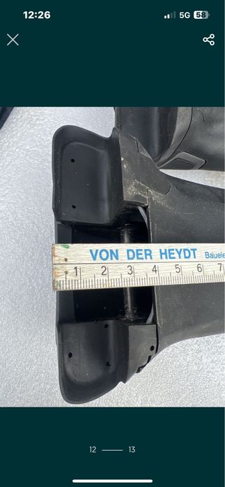 Thule WingBar Edge 958x na relingi Audi A4 B8
