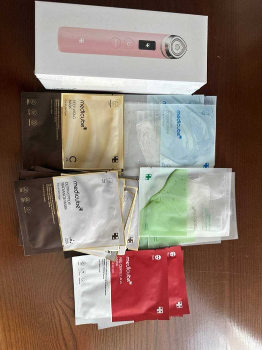 Medicube AGE-R Booster Pro набір + маски