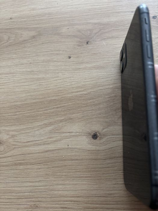 IPHONE 11 64gb.