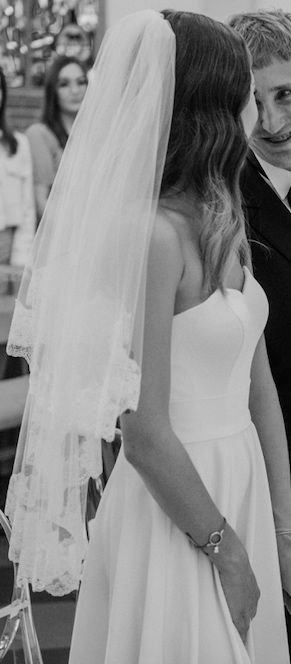 Klasyczna i elegancka suknia ślubna lara amylove