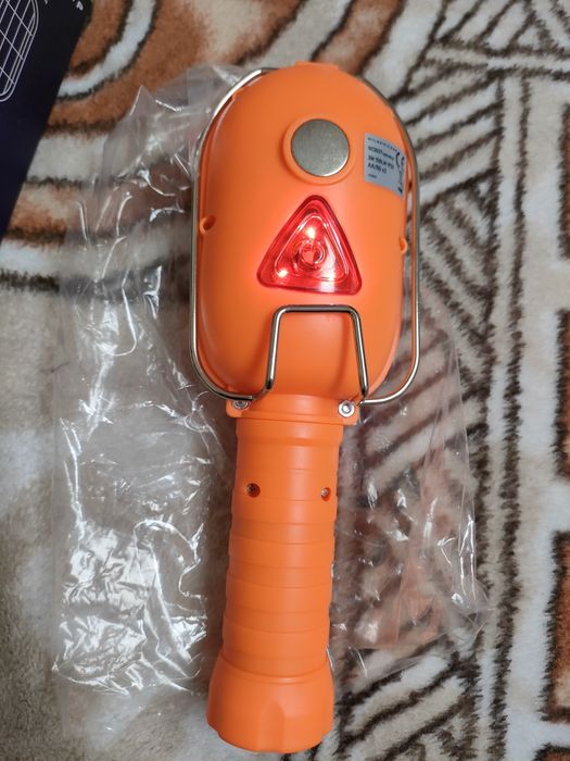 Latarka warsztatowa LED WORK 200 3W 150LM z magnesem - NOWA