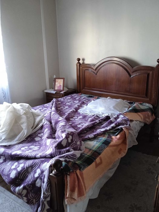 Moveis de casa de jantar complelta em madeira