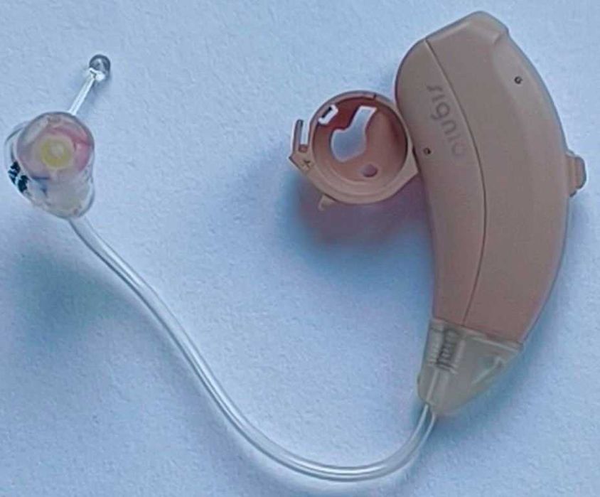 Aparat słuchowy Siemens Signia Intuis 3 - stan bardzo dobry