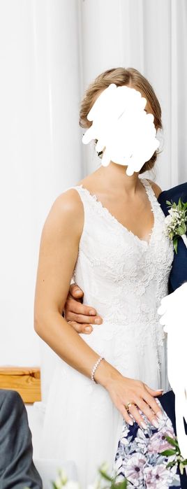Suknia ślubna z rozporkiem