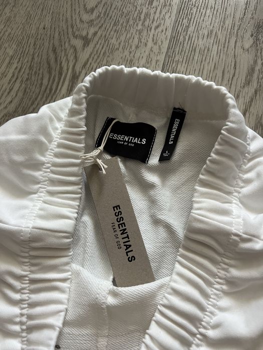Шорти essentials