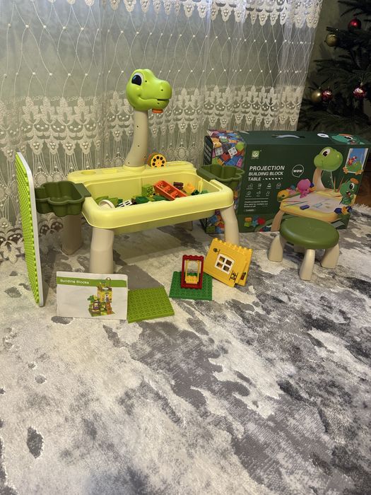 Дитячий столик з проектором та стільчиком