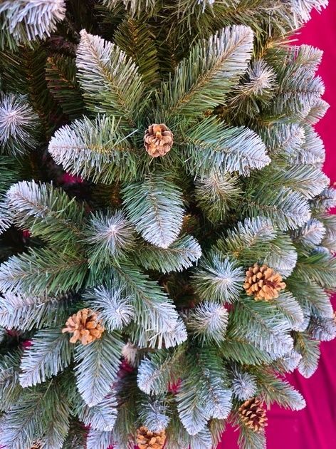 Ялинкова гірлянда з шишками 2,9 м