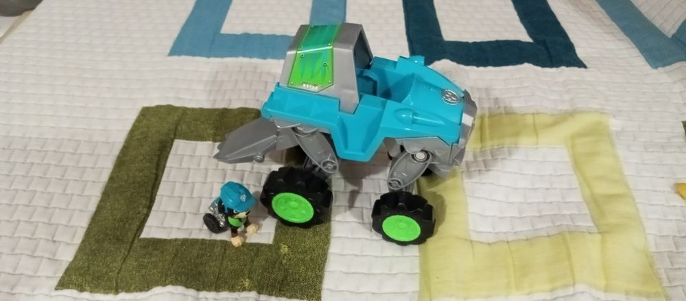 Veículo e figura Rex 4x4