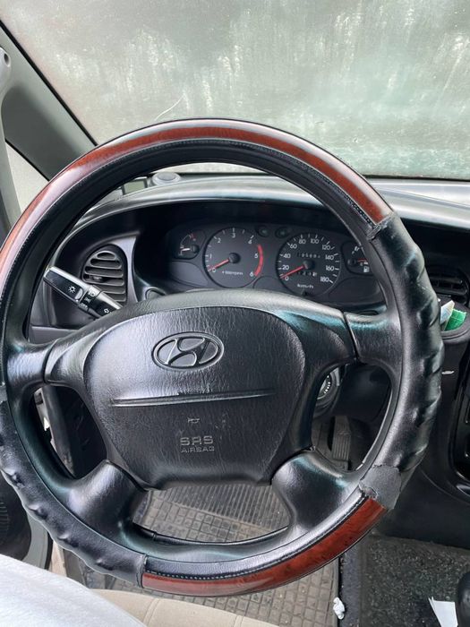 Hyundai  H 1 2.5 CRDI