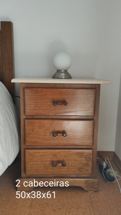 5 Mesas de cabeceira (cada mesa 70€)