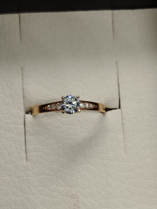 Золотое колечко 0.99 грамма 17.7 размер