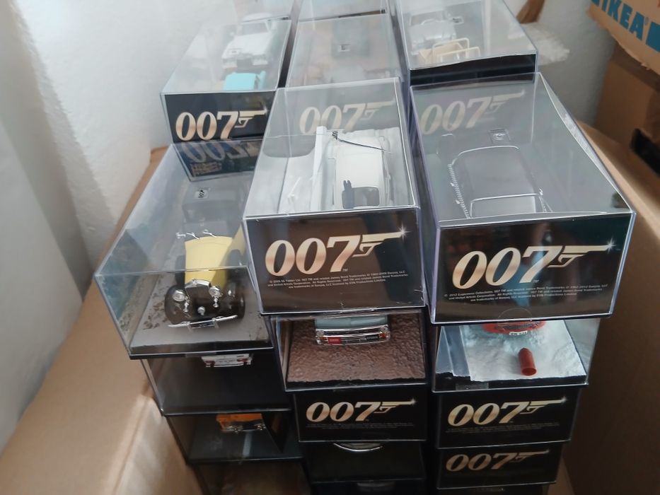 Carros miniatura do 007 (Filmes). (80 carro)s