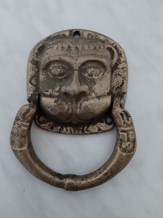 Продамдверную ручку (стучалка) латунь