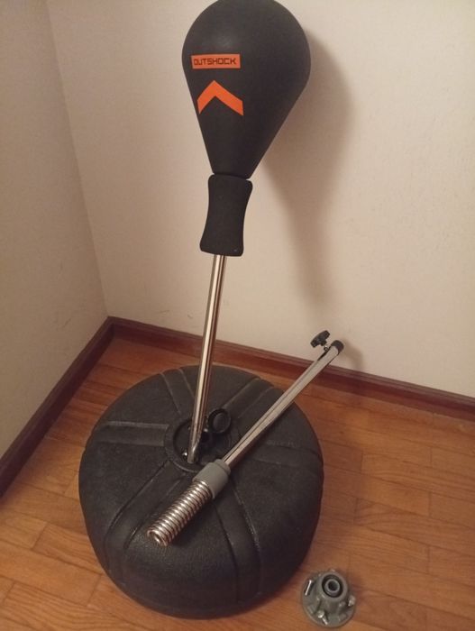Outshock Adult Adjustable Punching Ball/ Pera de boxe com altura ajustável (130-160 cm)