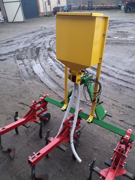 Aplikator Elektryczny Dozownik Podsiewacz do Nawozu Sadzarka Pielnik