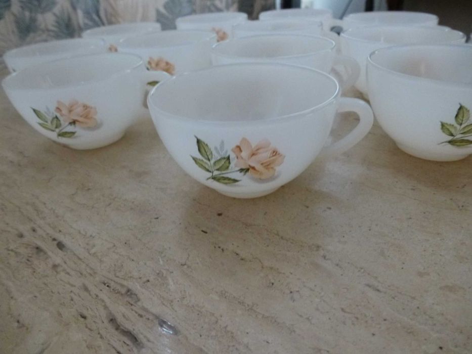 12 chávenas com pires, de café, vintage