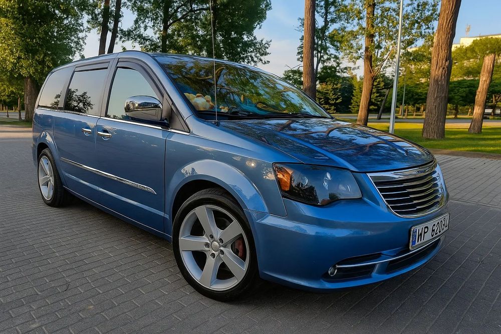 Chrysler Town & Country Idealny na długie i ekonomiczne podróże.