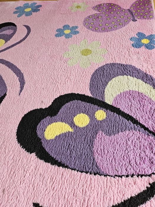Dywan różowy motyle  kwiatki 133x190 dzieciecy