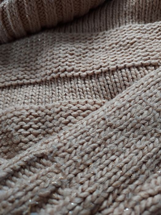 Sweter, półgolf że srebrną nitką