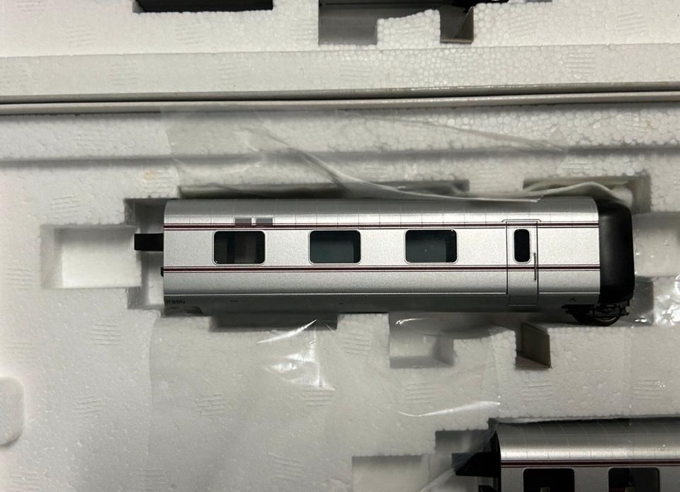 Märklin 39100, VT 10.5 "Senator" com extensão 41100, sem uso