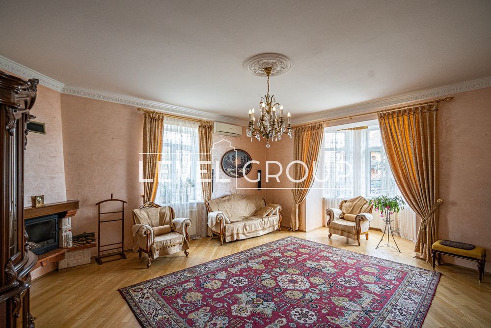 Зниження ціни.Київ. Продажа дома в КГ «Деснянський» 419 м². Без комісії. • Троещина •Левый берег •С Гаражом •С подвалом/цоколем