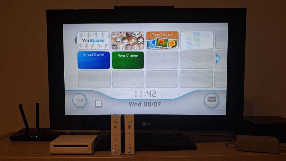 Pack Nintendo Wii Branca (RVL-001) + Jogo Wii Sports + Wii2HDMI + Acessórios