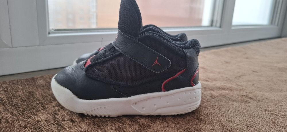 Дитячі кросівки jordan