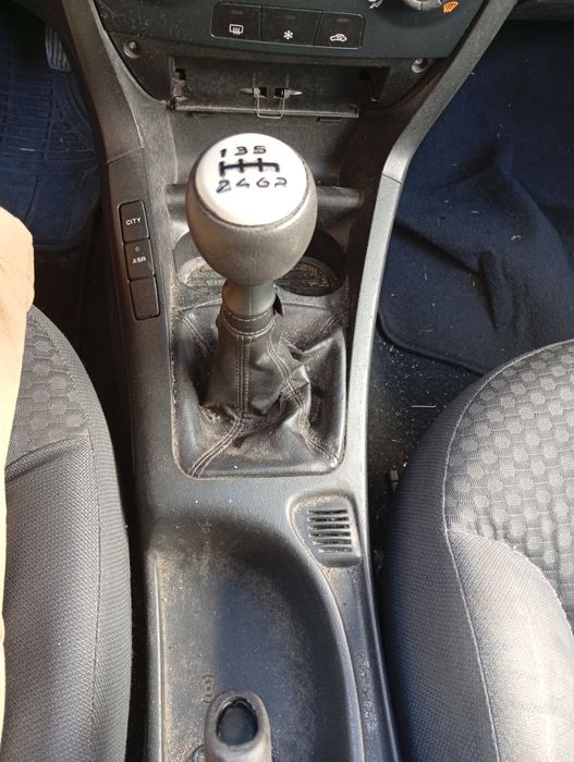 Fiat Stilo azul 3 portas PARADO