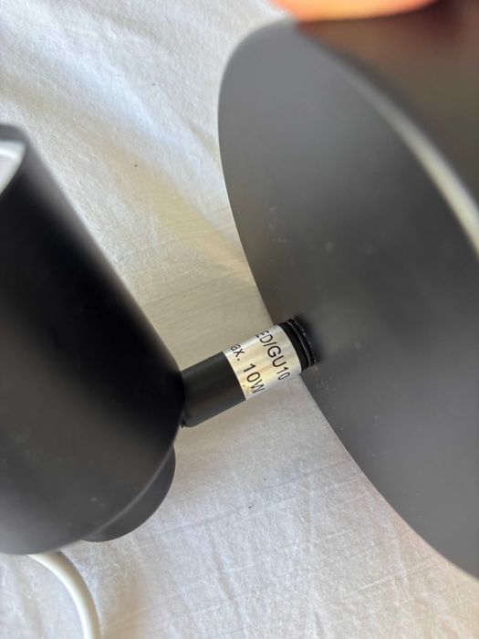 Foco orientável Inspire Tekla GU10 com cabo e interruptor