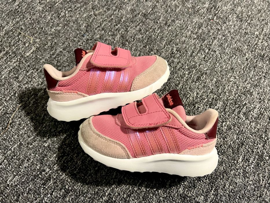 дитячі кросівки Adidas