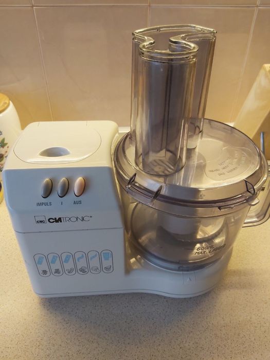 Кухоный комбайн Clateonic KM 2132