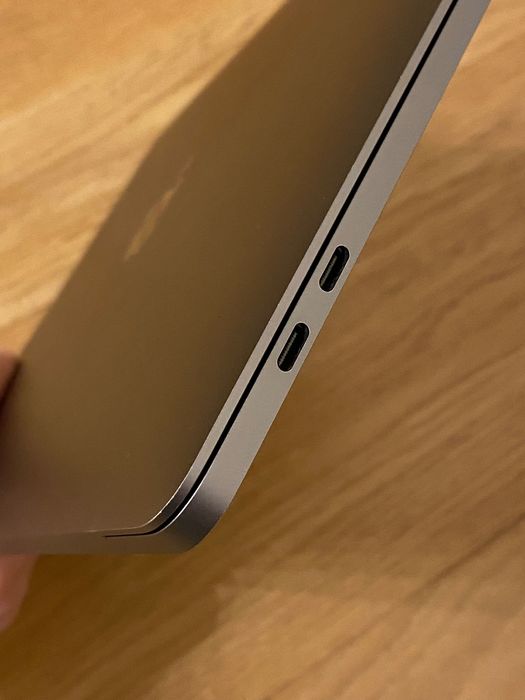 Apple MacBook Pro 13 - Late 2017 - 16 GB RAM/256 GB SSD