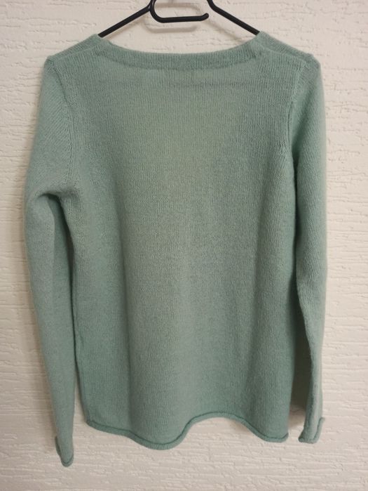 Miętowy sweter damski