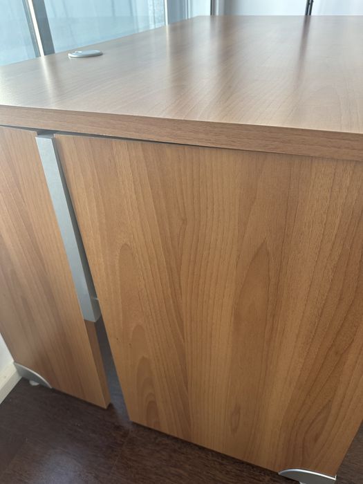 Mesa de escritório em madeira