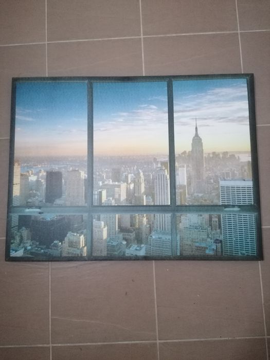 Mesa de alavanca + quadro + candeeiro alusivos a New York