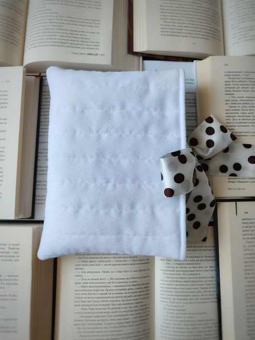М'який чохол для книги (або планшету)