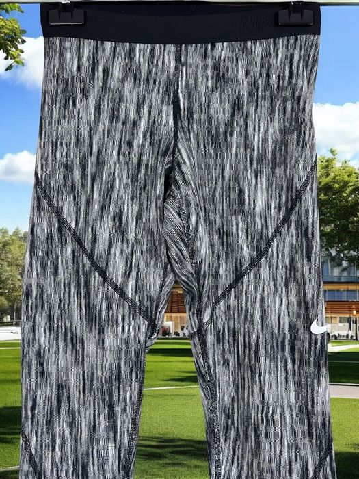 Nike Pro Hyperwarm roz. M damskie getry termoaktywne