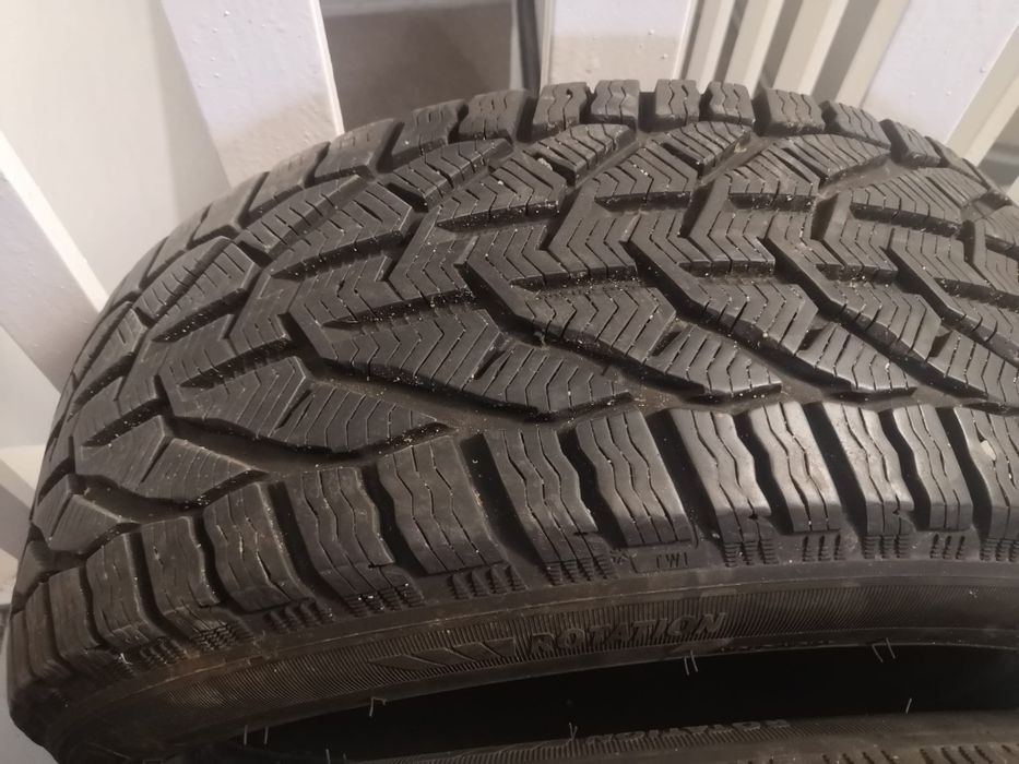 Opony zimowe Kormoran 2szt 225/45 r17 cena 380