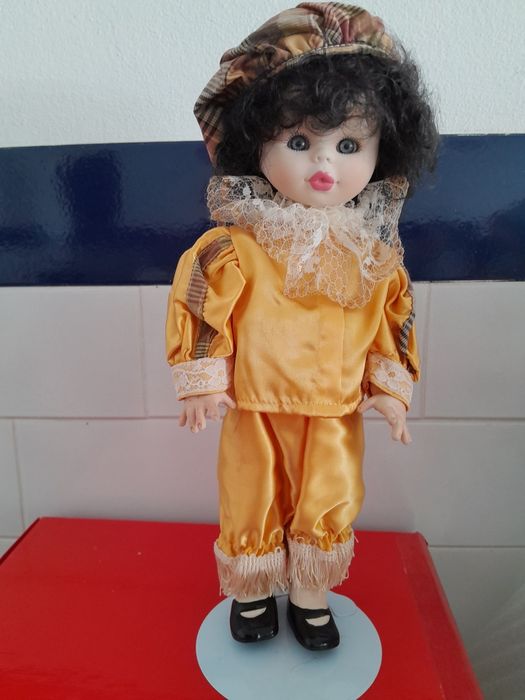 Boneca de porcelana