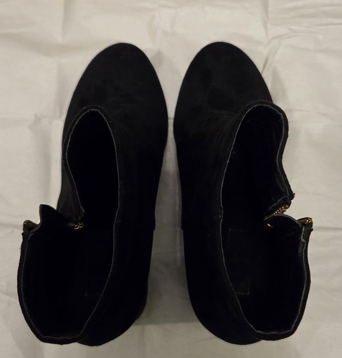 Botki czarne zamszowe w rozmiarze 37