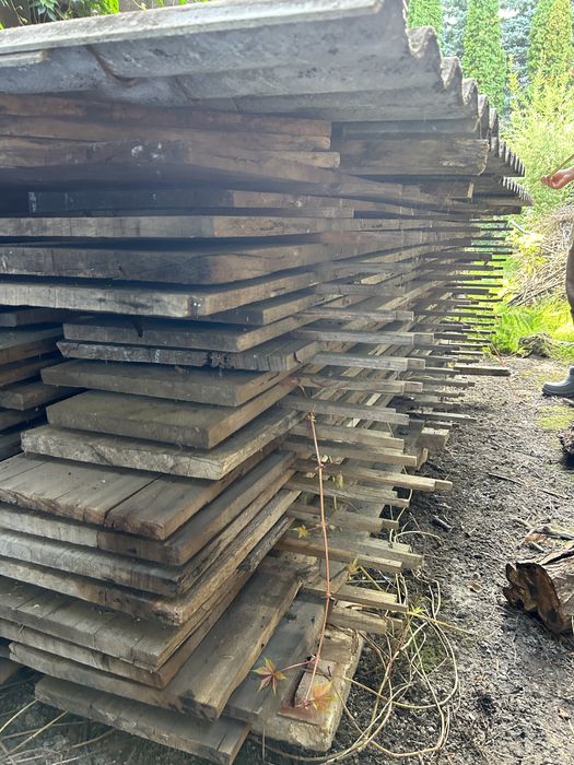 Mahoń, deski obrzynane.