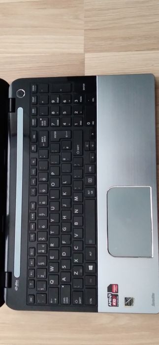 Laptop srebrny Toshiba S50D-A-10F Windows 10 700GB