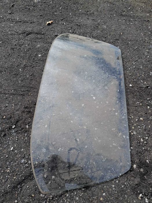 Szyba przednia czołowa mercedes W114 coupe