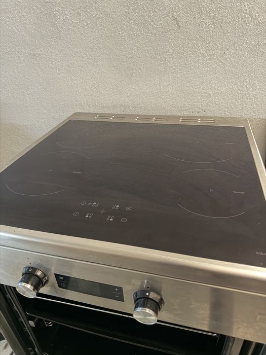 Kucnia indukcyjna Beko FSM69301XCT