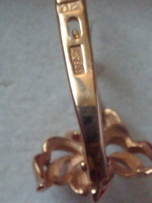 Подарунки! золото каблучка сережки тризуб каштан зірка